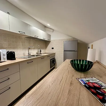 Attico - Piazza - Finalborgo * Финале Лигуре