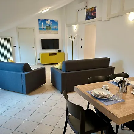 Attico - Piazza - Finalborgo *