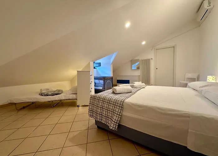 Attico - Piazza - Finalborgo דירה פינאלה ליגורה