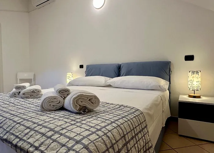 Attico - Piazza - Finalborgo *