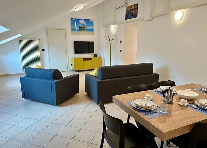 Attico - Piazza - Finalborgo *